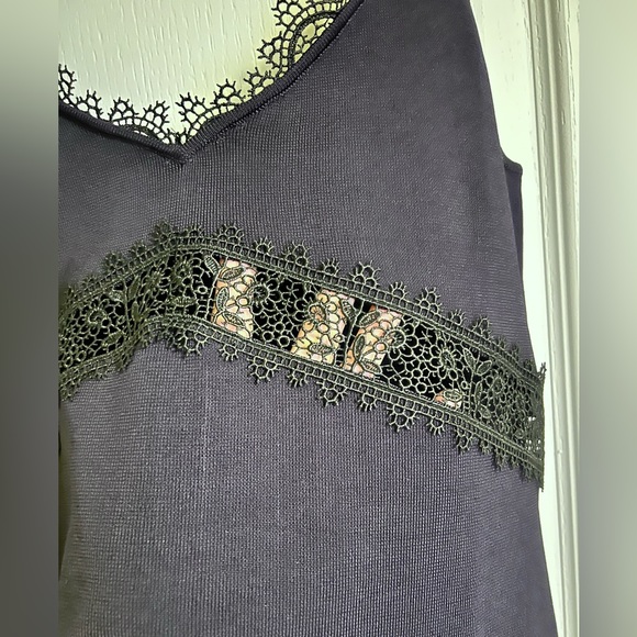 NWT 🌟 Elegant lace Top - Picture 3 of 5